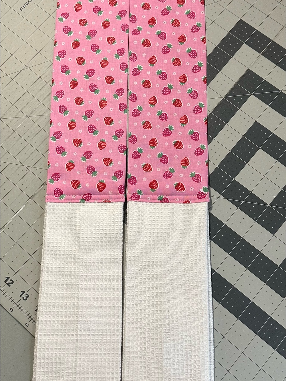 Handmade Kitchen Scarf Pink and Red Strawberries with White Towels - Picture 3 of 6